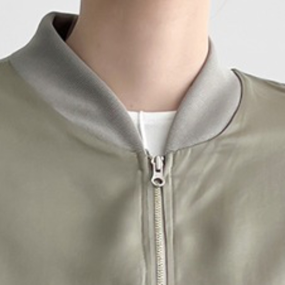 NWOT OLIVACEOUS GREEN FAUX LEATHER CROPPED BOMBER - Picture 6 of 9